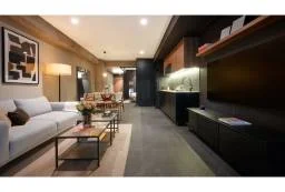 Cover Home 8