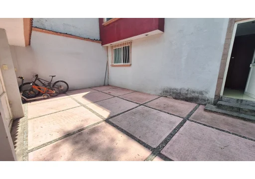 Retorno 803 40 El Centinela EB-WE5293 20000 90m2 2