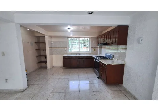 Retorno 803 40 El Centinela EB-WE5293 20000 90m2 5