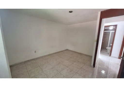 Retorno 803 40 El Centinela EB-WE5293 20000 90m2 9