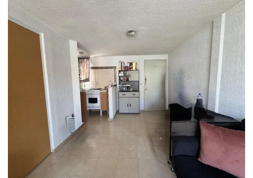 6400