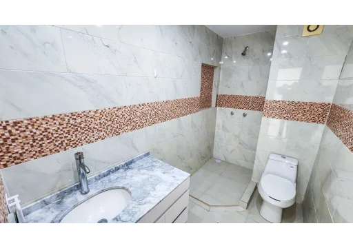 Puerto Mexico 61 Roma Sur EB-UY0951 Renta 40000 223m2 3