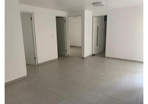 7621