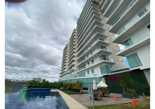 Juriquilla departamento piso 5 con cuarto de servicio 24