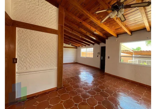 Casa colonial de una planta en Juriquilla 12