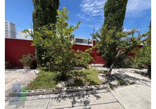 Casa colonial de una planta en Juriquilla 4