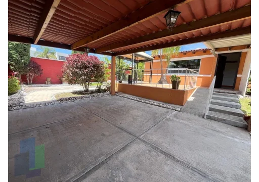 Casa colonial de una planta en Juriquilla 7