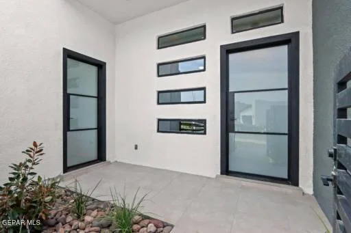 1365 Desert Night Street 2