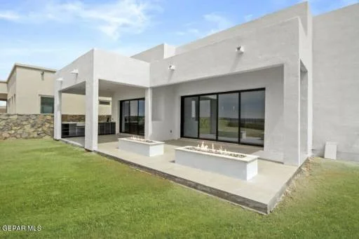 1365 Desert Night Street 27