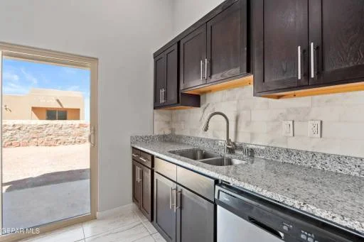 7512 Enchanted Park Drive 8