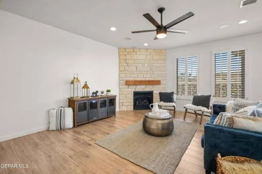 10704 Walden Pond St 16
