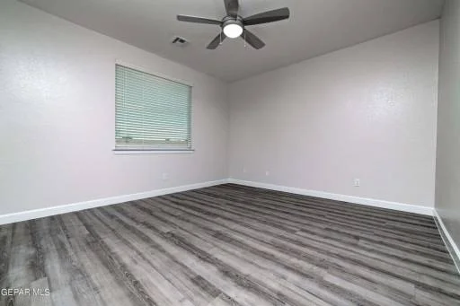 280 Farnborough St 3