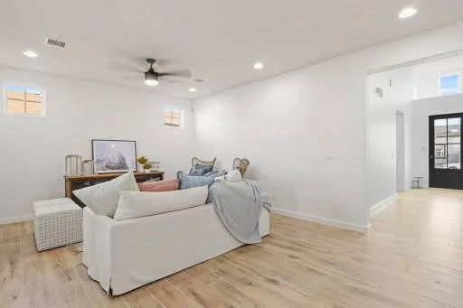 13725 Villa Vista Avenue 11