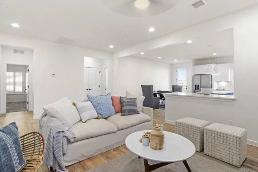 13725 Villa Vista Avenue 15