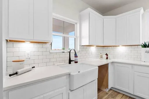 13725 Villa Vista Avenue 19