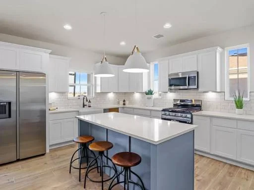 13725 Villa Vista Avenue 3