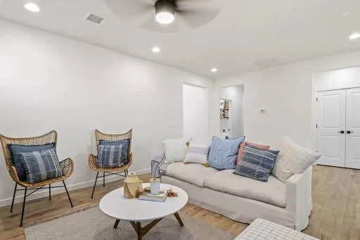 13725 Villa Vista Avenue 24