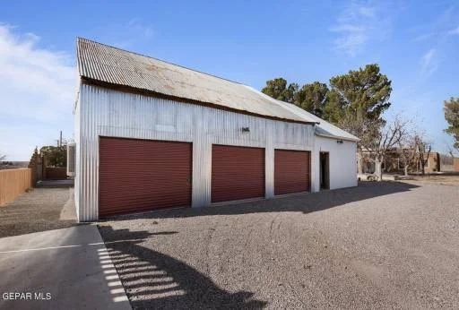 1015 Lister Ave Avenue 9