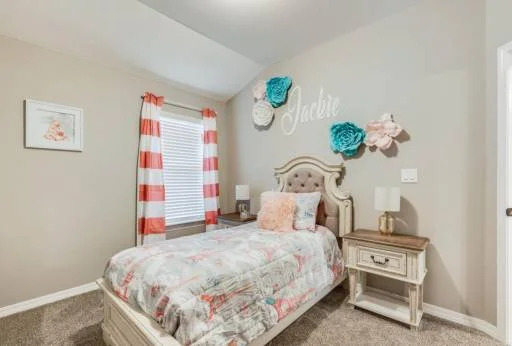 1016 Rebeca Way 33