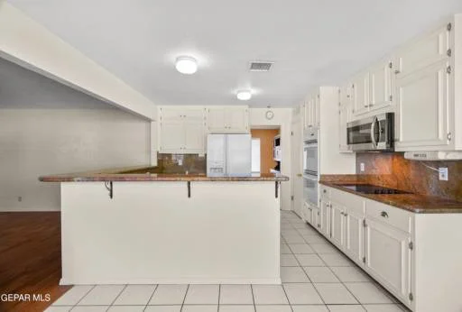 10225 WOODWAY Drive 17