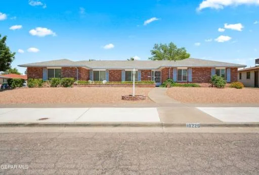 10225 WOODWAY Drive 3