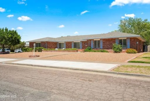 10225 WOODWAY Drive 4