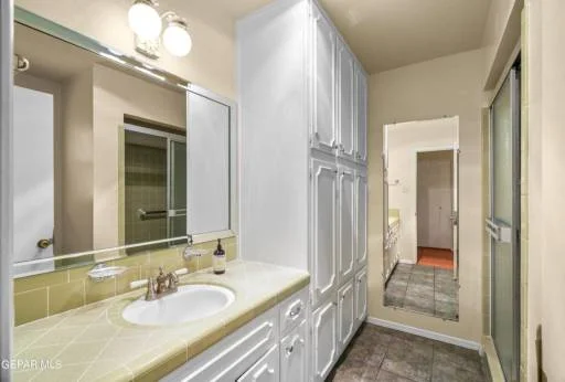 10225 WOODWAY Drive 39