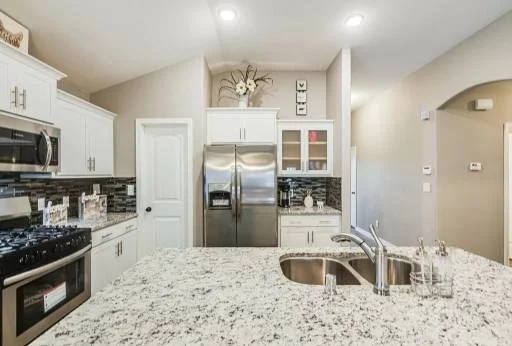 1024 Rebeca Way 6
