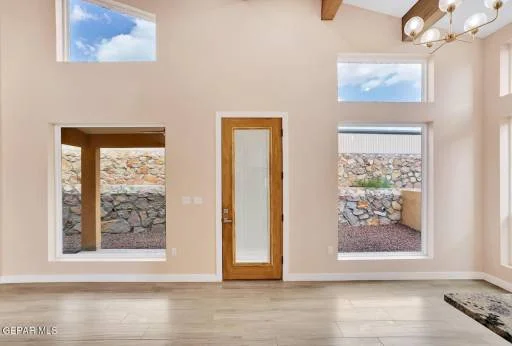 1031 VINTON Avenue 30 8