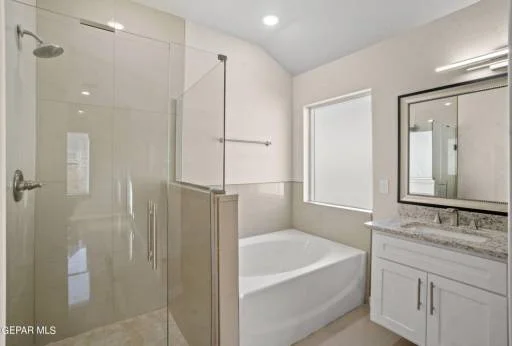 1032 Indigo Sky Street 33