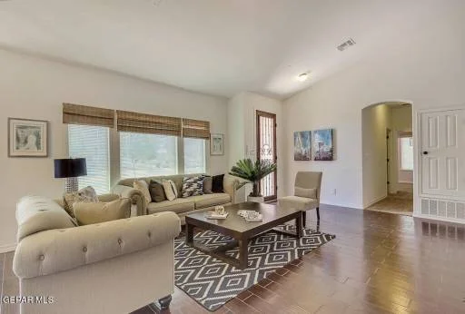 1041 Summer Lake Street 8