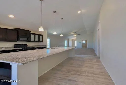 1044 Rebeca Way 8
