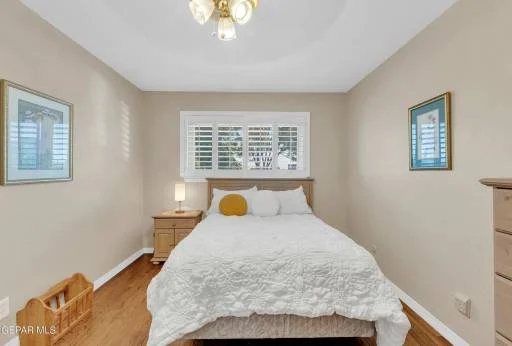 10604 Kinross Avenue D 33