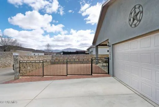 1068 Lootus Court 33