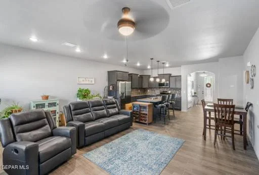1068 Lootus Court 6