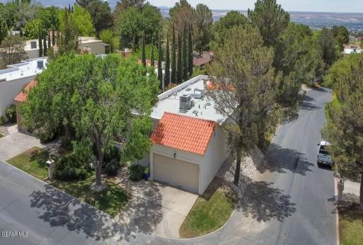 1077 LOS JARDINES Circle 33