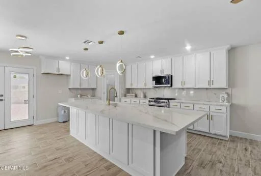 10910 Donna Marie Drive 9