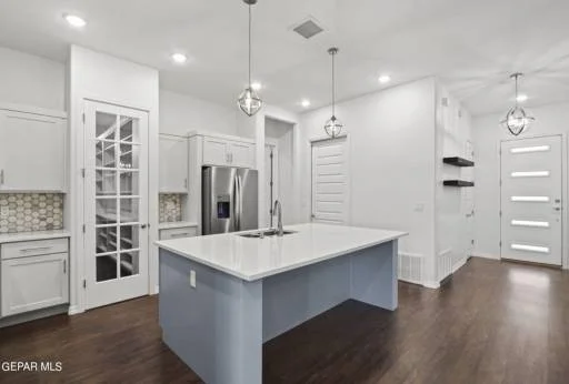 1099 Bronze Hill Avenue 16
