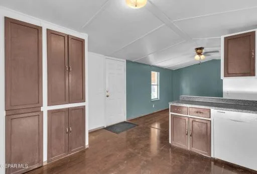 11124 Montana Ave 215 4