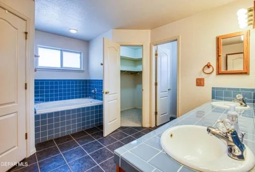 11217 Antonio Santos Way 20