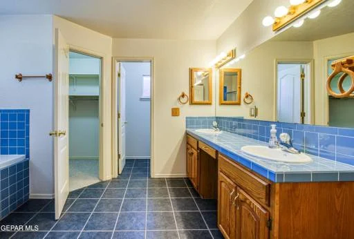 11217 Antonio Santos Way 21
