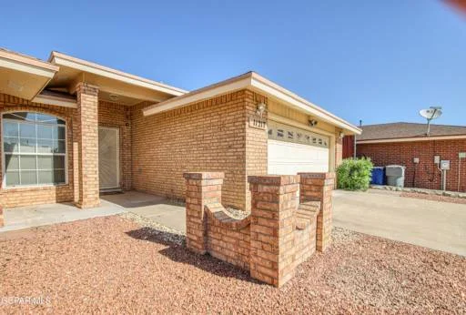 11217 Antonio Santos Way 32