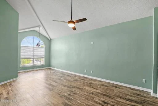 11227 LOMA ISLA 25