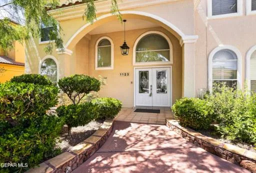 1123 CALLE PARQUE Drive 1