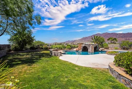 1123 CALLE PARQUE Drive 6