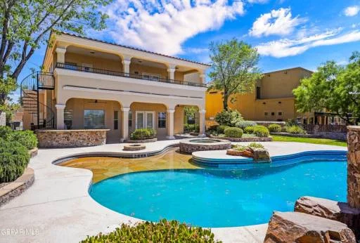 1123 CALLE PARQUE Drive 8