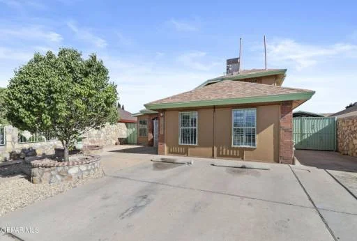11861 REGAL BANNER Lane 2