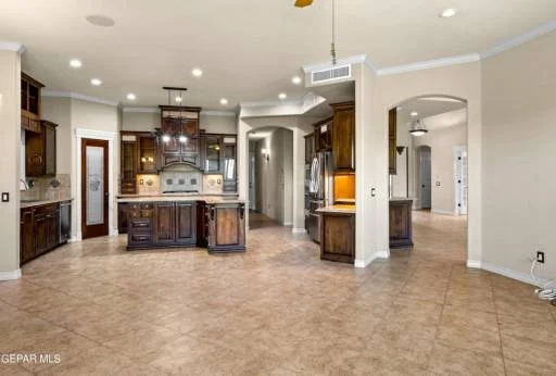 1200 Calle del Sur Drive 8