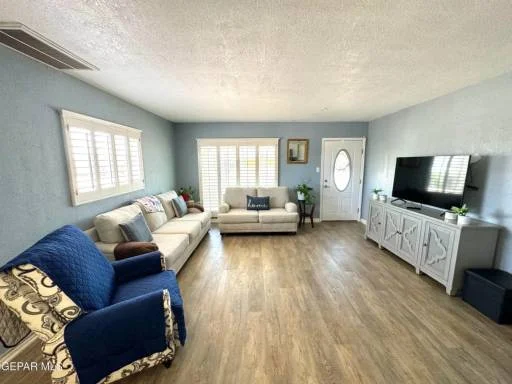 1200 Hunter Drive 6