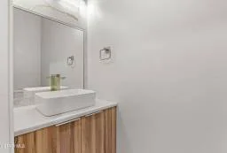 Cover Home 9